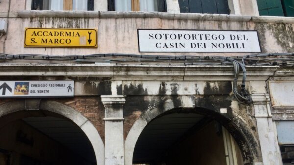 Venezia e la sua toponomastica: i “nizioleti”