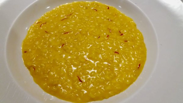Il risotto alla milanese tra tradizione e novità