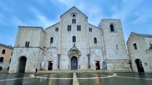 Basilica di San Nicola, Bari: Guida e Cosa Vedere