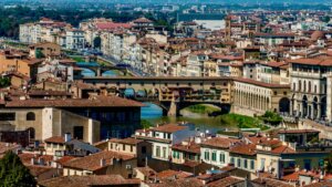 Il Corridoio Vasariano: il segreto sopra Firenze